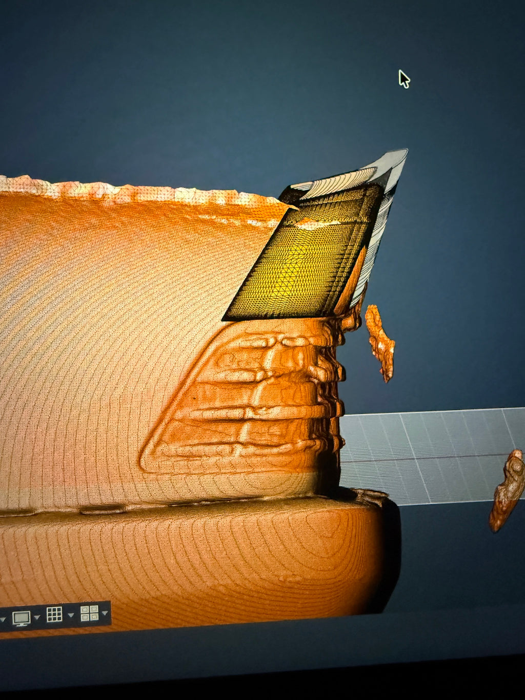 R129 duck spoiler - 3D print slicer preview, close-up of layer detail