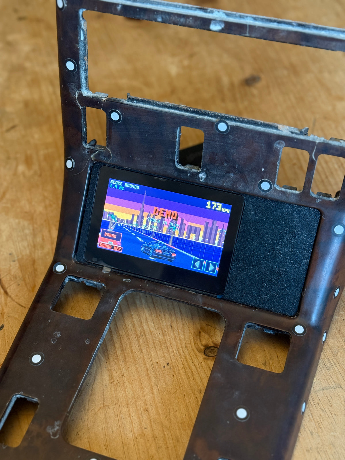R129 W124 W140 dashboard retro arcade computer touchscreen fitted in a Mercedes dash